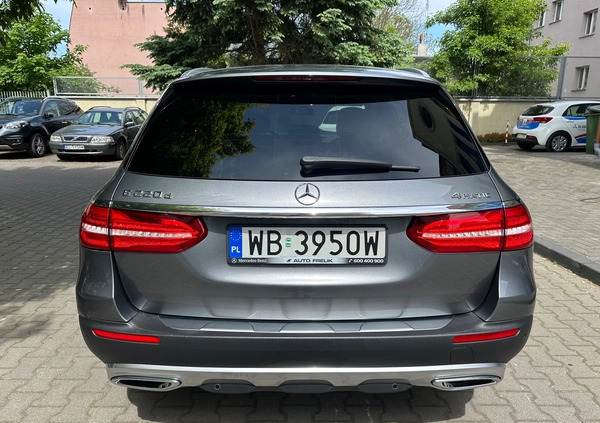 Mercedes-Benz Klasa E cena 159000 przebieg: 97300, rok produkcji 2020 z Toruń małe 211